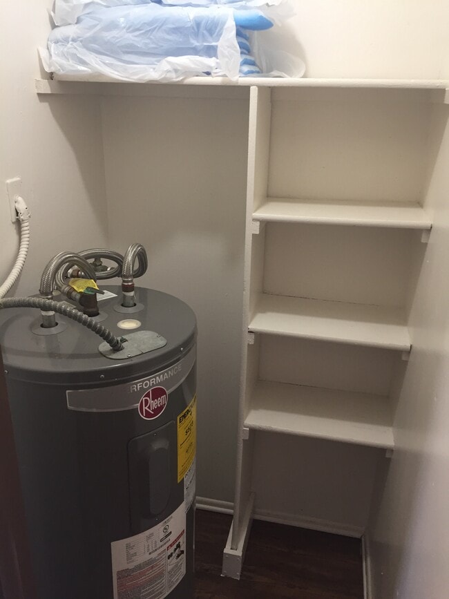 Building Photo - 2410 S San Gully Rd