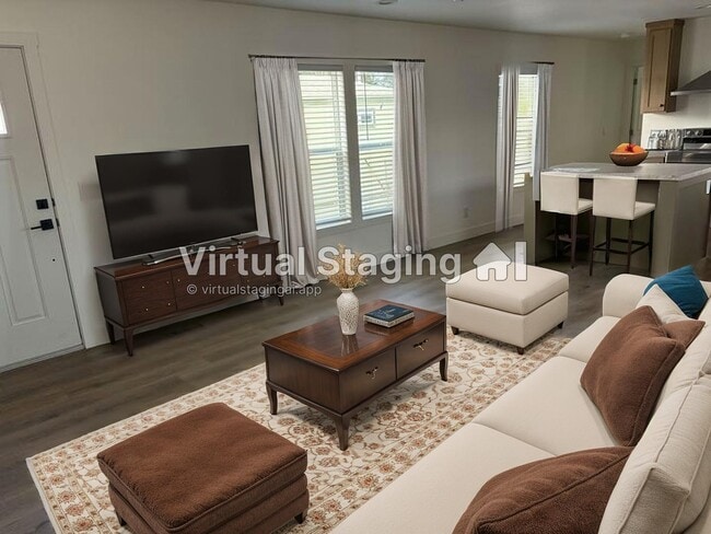 Photo - 2060 N Center St