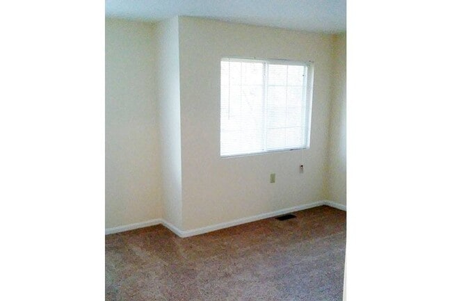 NICHOLASVILLE GREENS TOWNHOMES