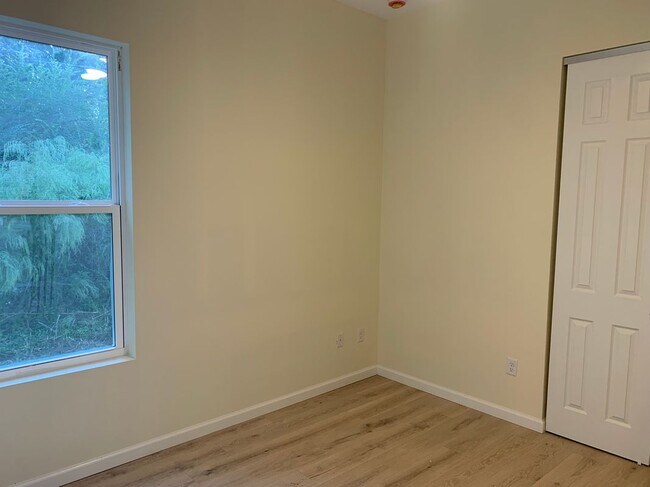 Photo - 5871 Collins Rd