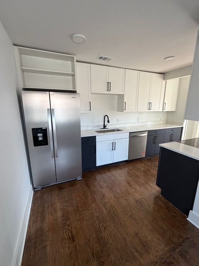 Photo - 222 Burnett St