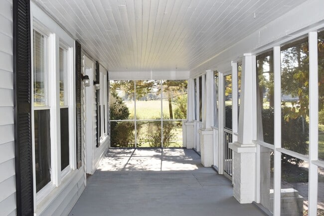 Photo - SHOWINGS UNAVAILABLE UNTIL MAY 1 2026