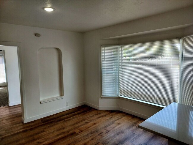 Photo - 220 Greenwood Ave Unit Upstairs