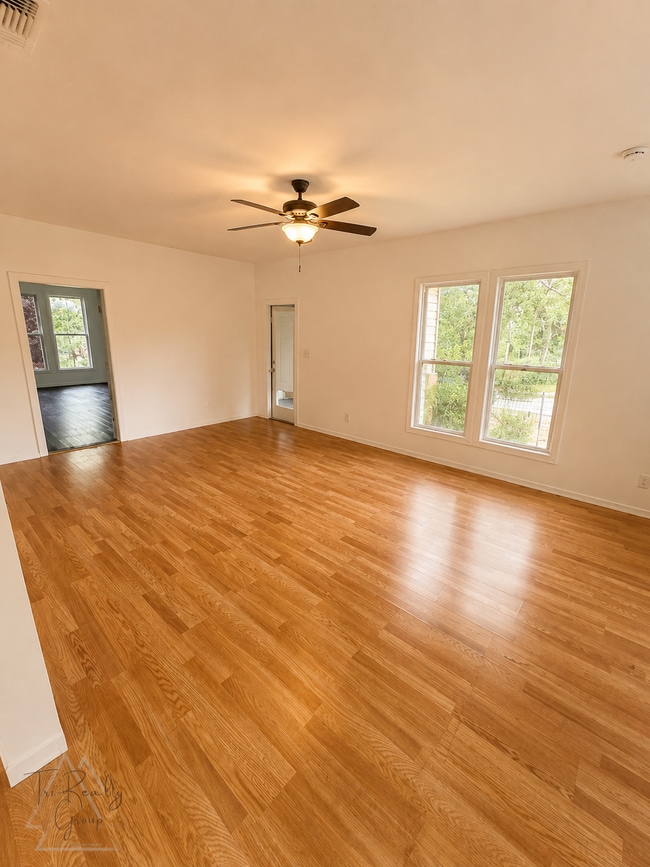 Photo - 700 Cleveland St