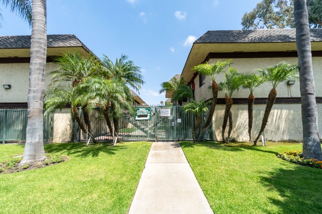 Photo - 3523 W Savanna St Unit 000