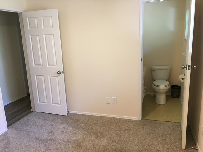 Photo - 14018 89th Ave NE Unidad 2A-130SFBedroom-$1150/month