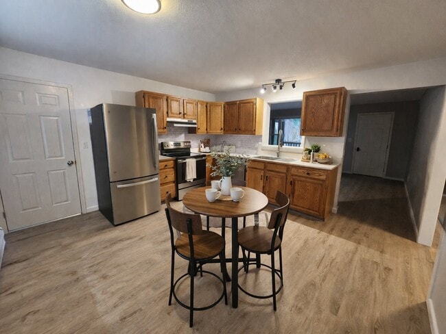 Photo - 205 Forest Dr