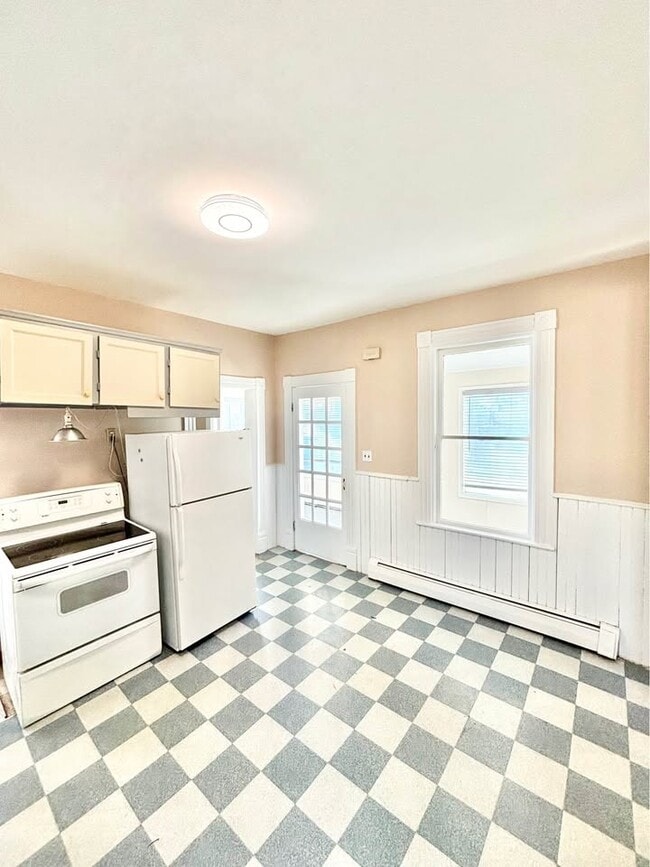Photo - 128 Gill St