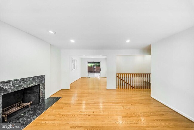 Photo - 2933 Arizona Ave NW