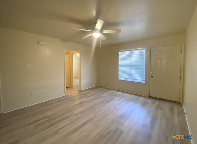 Photo - 3402 Cantabrian Dr Unidad B