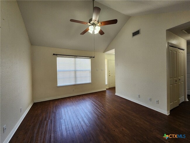 Photo - 249 Glenbrook Dr