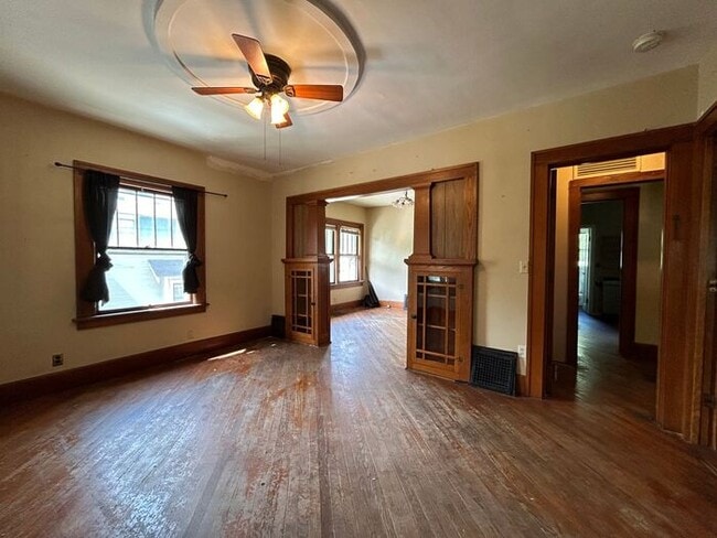 Photo - $1,800 | 3 Bedroom, 2 Bathroom Multi Floor...