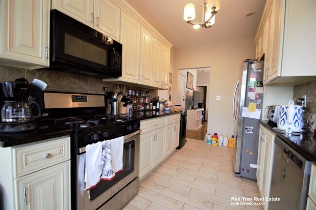 Photo - 11 Babcock St Unit 2