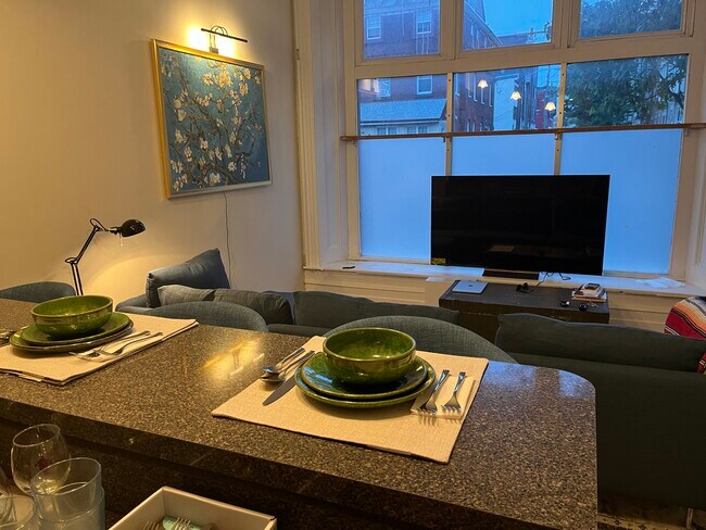 Photo - 4056 Chestnut St