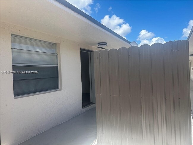 Photo - 916 SW 10th St Unit 1-3