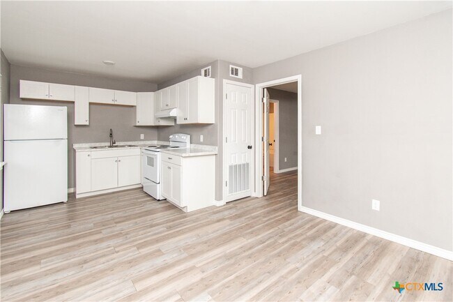 Photo - 501 Root Ave Unit 4