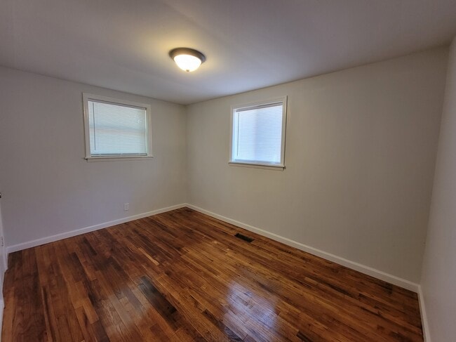 Photo - 596 Fredrick St