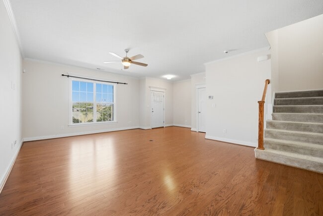 Photo - 3135 Patrick Henry Dr