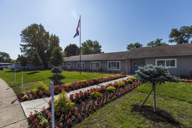 Reynolds Senior Village MHC - Reynolds Senior Village MHC Apartments