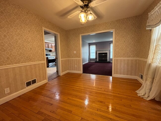 Photo - 434 W Inman Ave