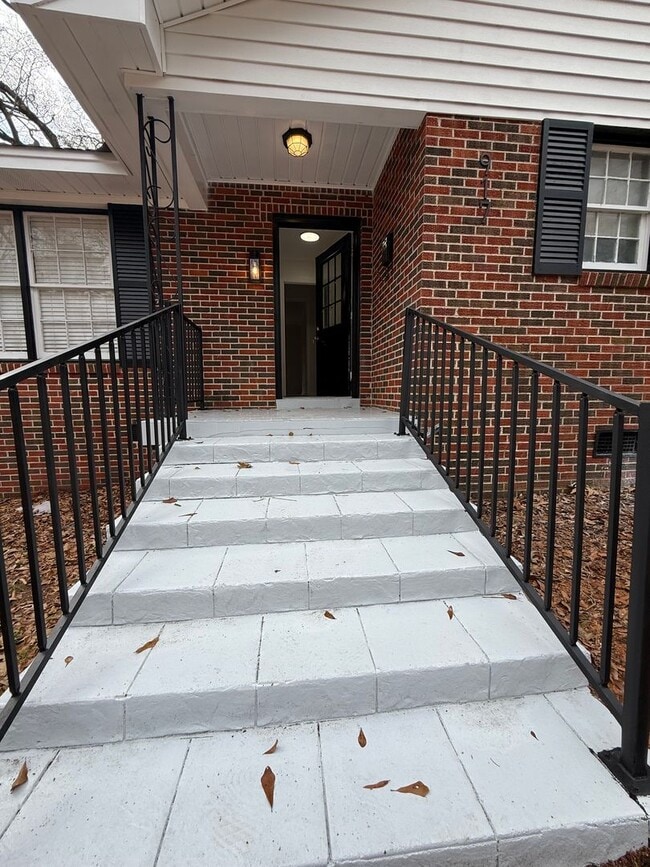 Photo - FOR RENT – NEWLY REMODELED