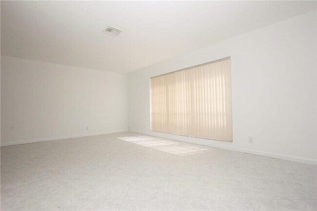 Photo - 1122 NW 82nd Ave