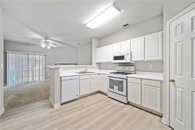 Photo - 3206 Hidden Cove Cir NW