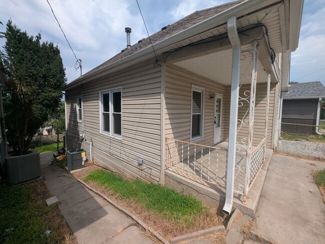Photo - 2338 S 13th St
