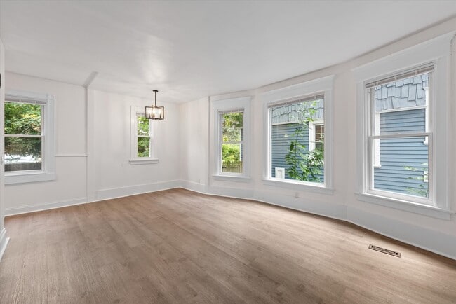 Photo - 2026 E Kenilworth Pl