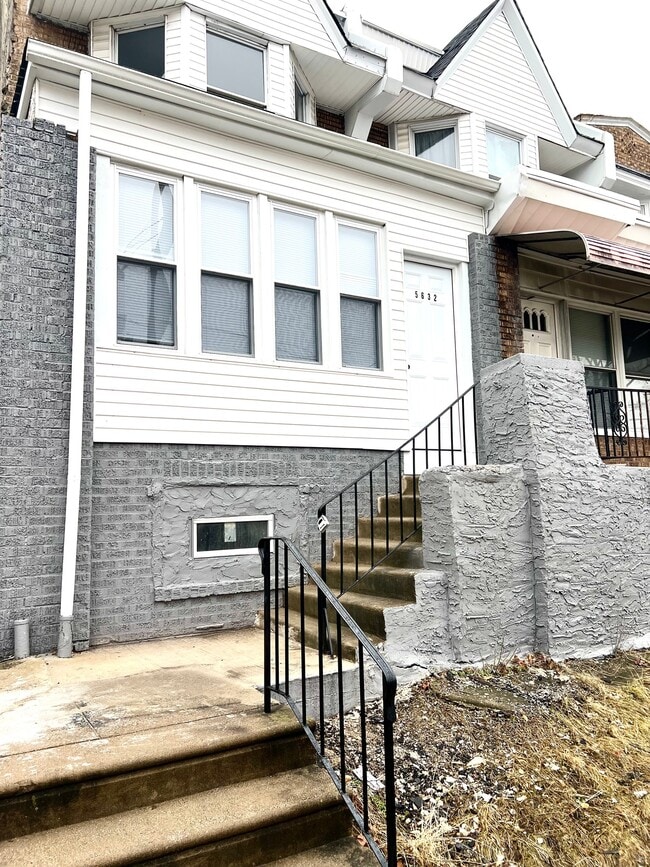 Photo - 5632 Warrington Ave