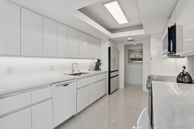 Photo - 3210 S Ocean Blvd Unidad 602