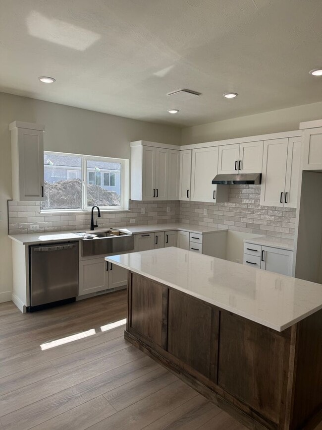 Photo - TWIN HOME FOR RENT IN SUGAR CITY - 3 BEDROOMS 2 FULL BATHROOMS