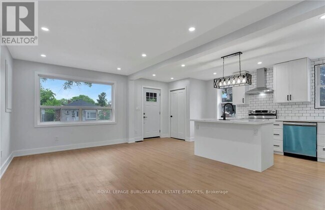 Photo - 47 MacDonald Ave