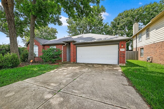 Building Photo - 17162 Summer Hollow Dr Rental