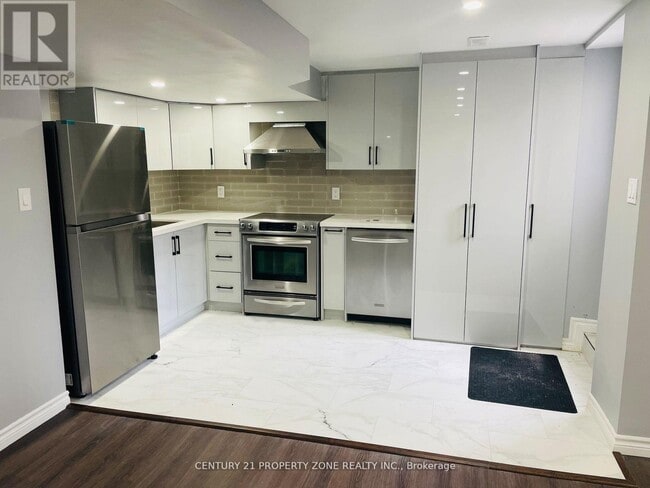 Photo - 301 Williamson Dr W