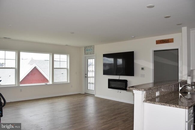 Building Photo - 20141 Riesling Ln Unit 307 Rental