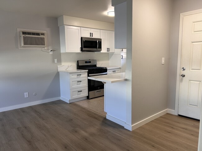 Building Photo - 7010 Jordan Ave