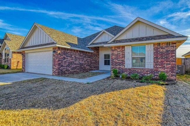 Photo - Four bedroom in Stone Lake!