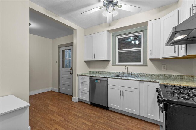 Photo - 776 Montclair St