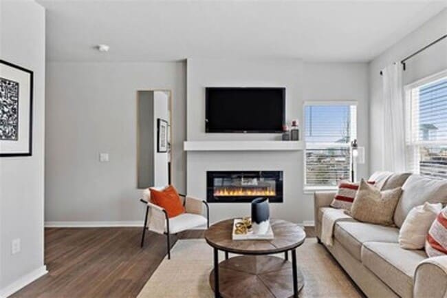 1047 Maywood Ln Unit 1