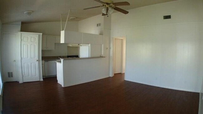 Photo - 608 W 51st St Unit #104