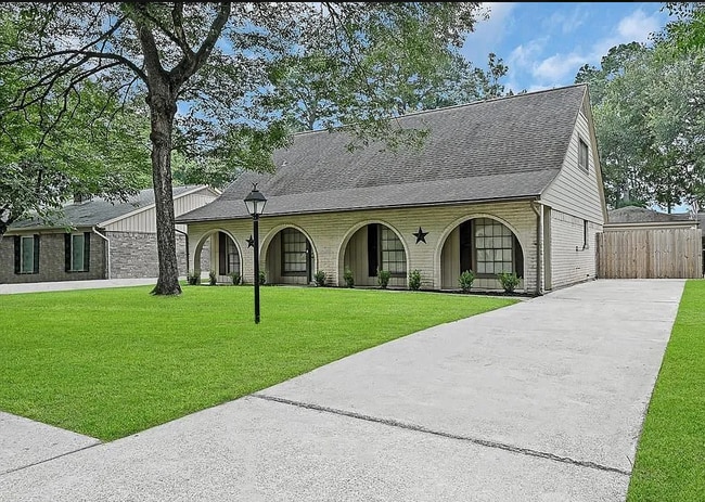 Building Photo - 9611 Crail Dr Rental