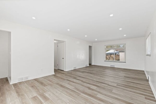 Photo - 2780 St Joseph Ave