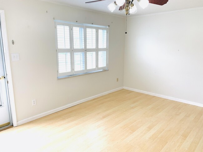 Photo - 6820 Linville Dr