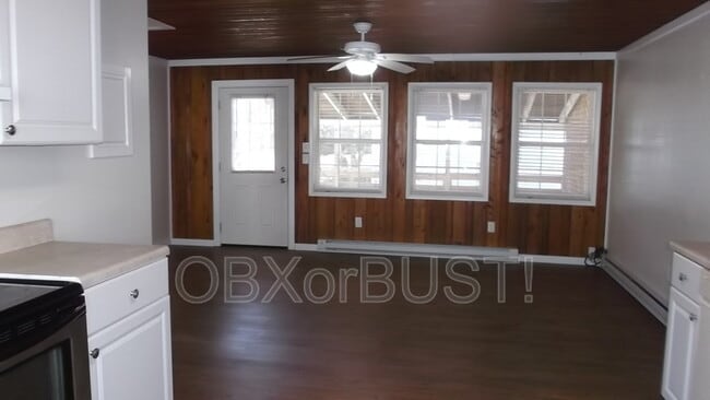 Photo - 2025 Franklin St Unit B