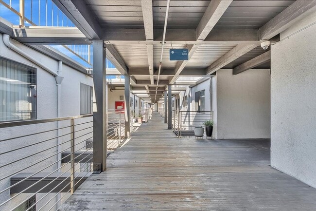 Building Photo - 7 Embarcadero West Unit 312