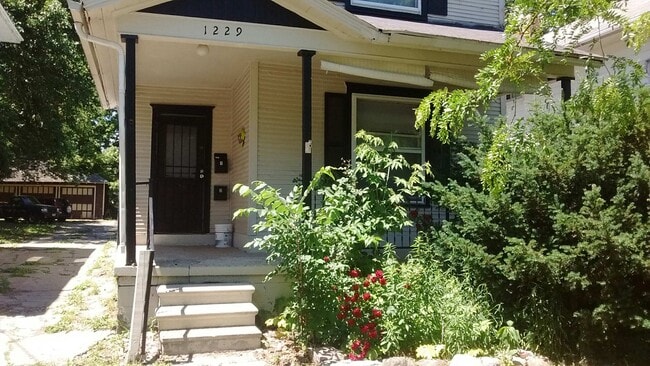 Photo - 1229 N Capitol Ave Apartamentos Unidad #2