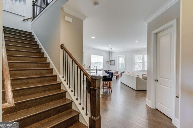 Photo - 1450 Edgebrook Ct NE