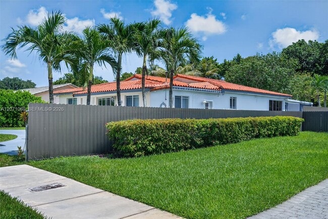 Building Photo - 6010 SW 19th St