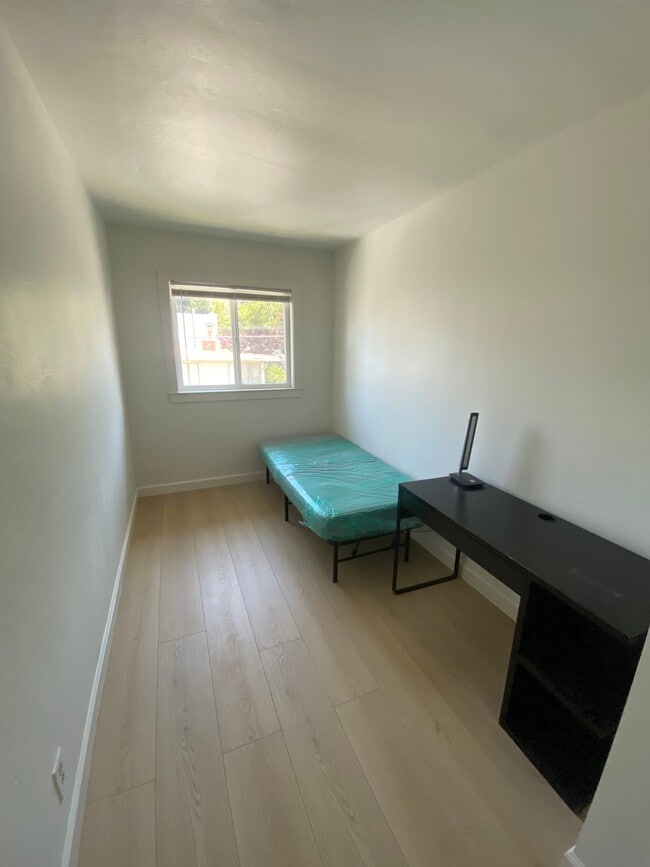 Photo - 2480 Virginia St Unit 4